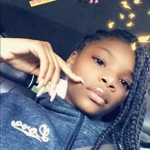 Meet your Posher, Javiona